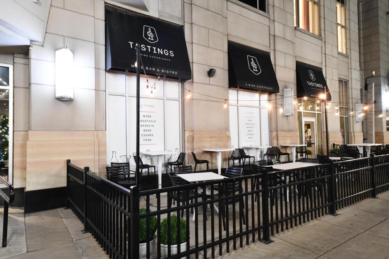 Free Parking! Downtown King Suite Lucas Oil- Conv Center Skywalk#1 Indianapolis Eksteriør billede