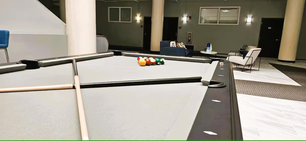 Free Parking! Downtown King Suite Lucas Oil- Conv Center Skywalk#1 Indianapolis Eksteriør billede